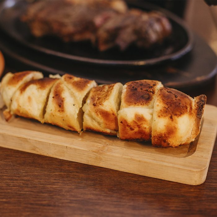 Basilio Steakhouse churrascaria em florianópolis - Pão de alho